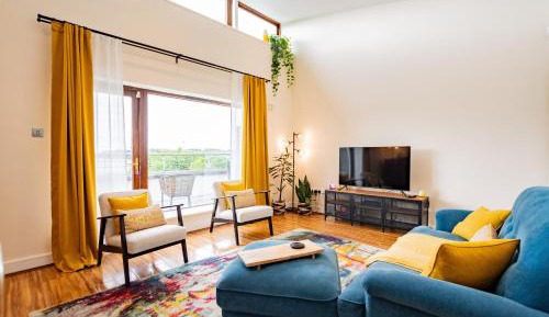 Apartment with Balcony