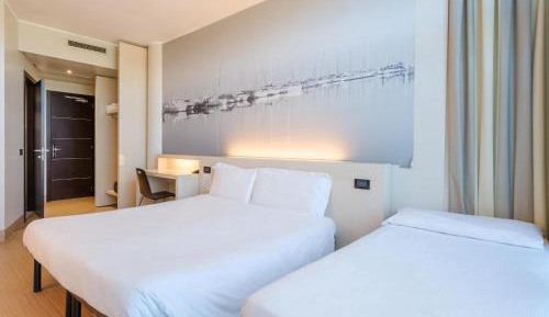 Economy Triple Room