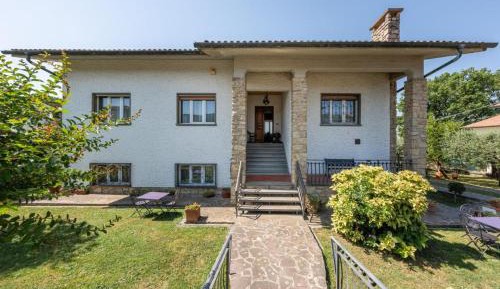 Three-Bedroom Vacation Home 