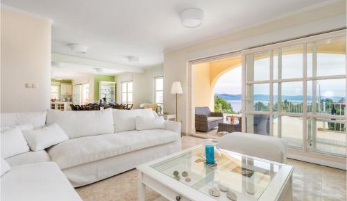 Six-Bedroom Holiday Home