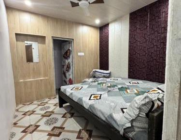 Deluxe Double Room (2 Adults + 1 Child)