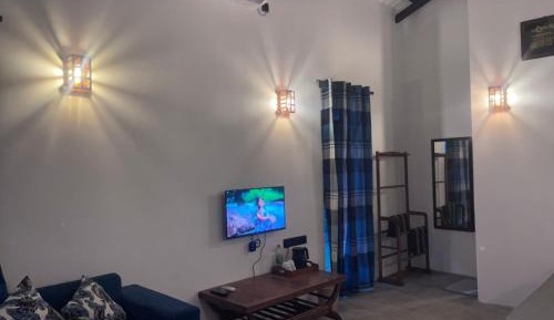 Family Room with Garden View