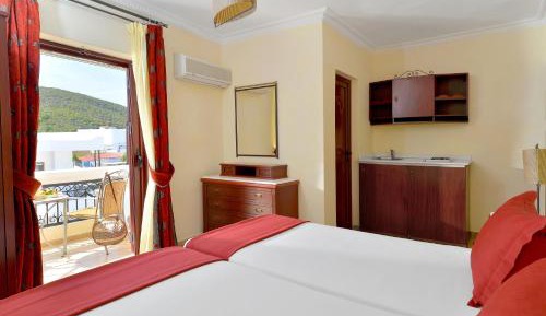 Standard Room with Mountain View
