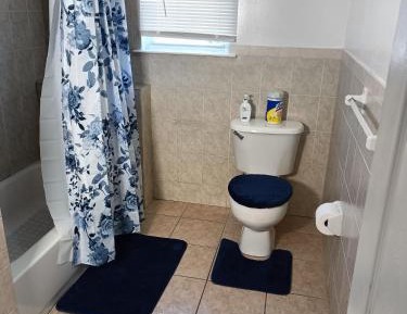 Queen Room with Shared Bathroom