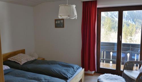 Apartment with Mountain View