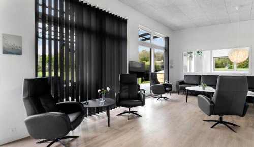 Seven-Bedroom Holiday Home
