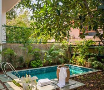 Villa with Garden View
