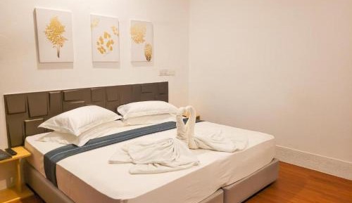 Deluxe Double Room (2 Adults + 1 Child)