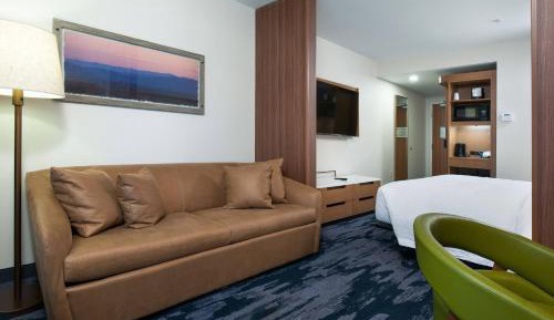 1 Bedroom Suite, 1 King, Sofa bed