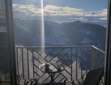 Studio with Mountain View