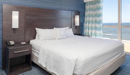 One-Bedroom Oceanfront Residential King Suite with Sofa Bed - Hearing Accessible