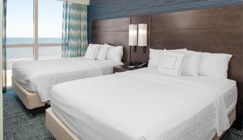 One-Bedroom Queen Suite