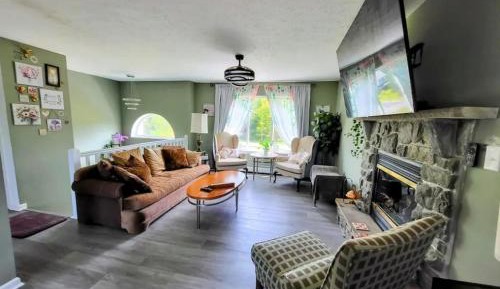 Three-Bedroom Holiday Home 
