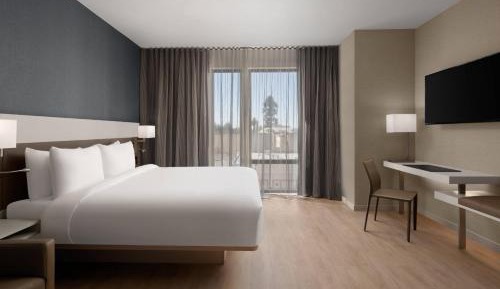Guest Room, 1 King