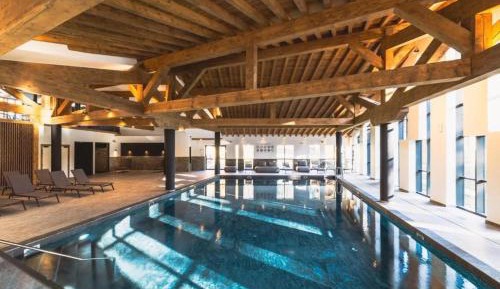 One-Bedroom Apartment with Pool View