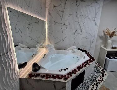 Suite with Spa Bath