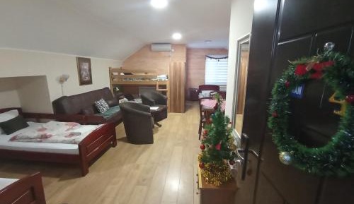 Deluxe Family Suite