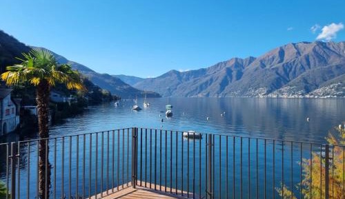 Apartment with Lake View