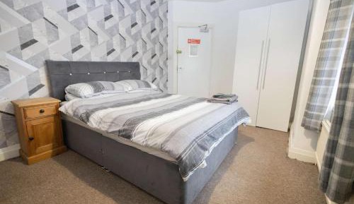 Standard Double Room with Shared Bathroom