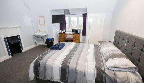 Standard Double Room with Shared Bathroom