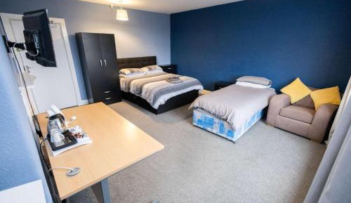 Double or Twin Room with Shared Bathroom