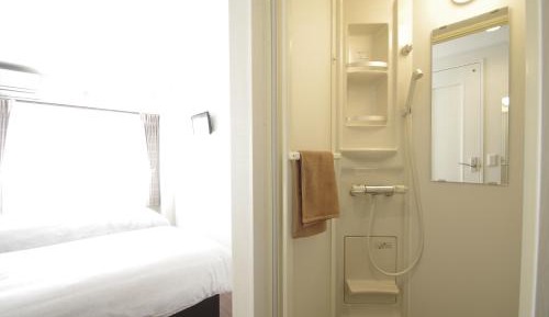 Twin Room with Shower - Non-Smoking