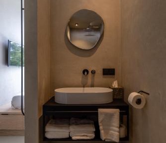 Petite Double Room