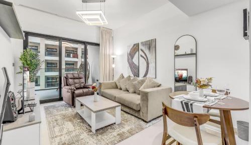 One-Bedroom Apartment with Balcony