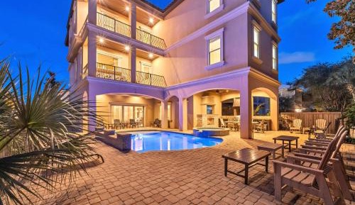 Nine-Bedroom Holiday Home