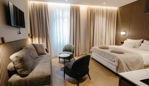 Deluxe King Room