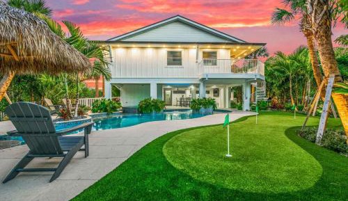 Five-Bedroom Holiday Home