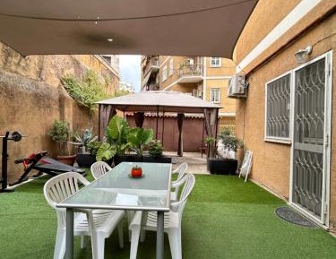 Apartment with Garden View
