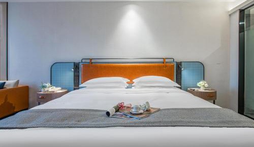 Standard Queen Room
