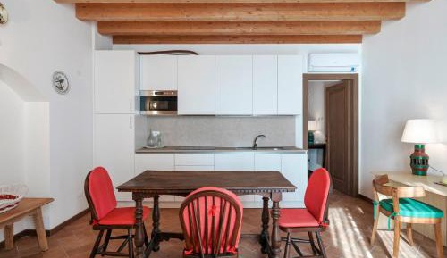 Superior One-Bedroom Apartment