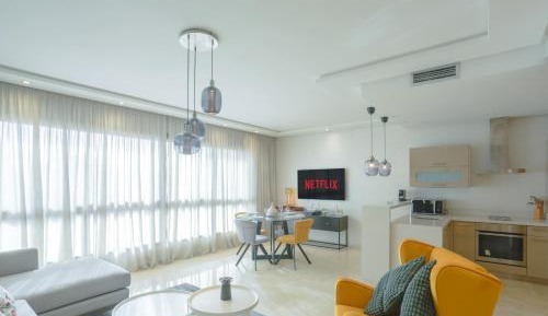 One-Bedroom Deluxe Apartment