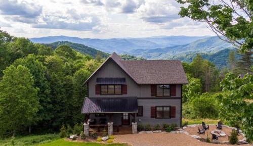 Four-Bedroom Holiday Home