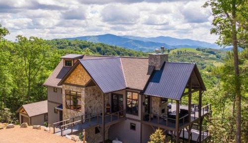 Four-Bedroom Holiday Home