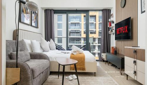 Studio Apartment with Balcony
