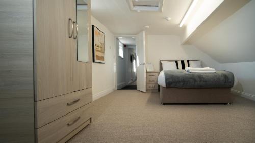 One-Bedroom Deluxe Apartment