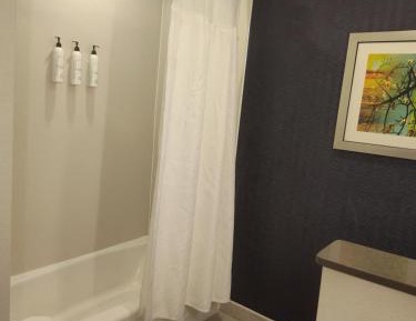 Queen Room with Two Queen Beds - Hearing Accessible