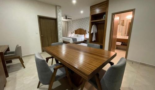 Suite with Hot Tub