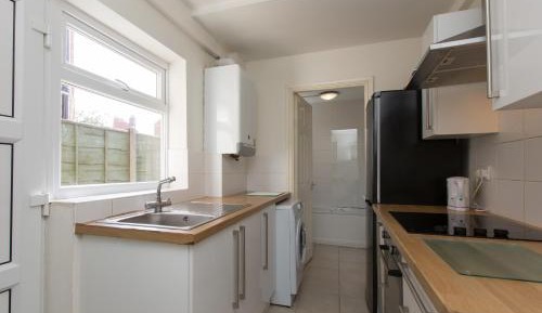 Single Room with Shared Bathroom