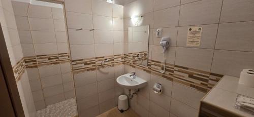 Quintuple Room