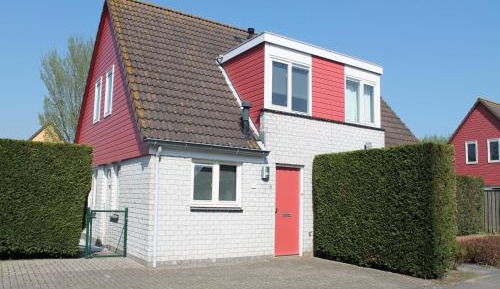 Three-Bedroom Holiday Home 