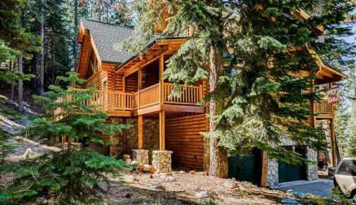 Four-Bedroom Holiday Home
