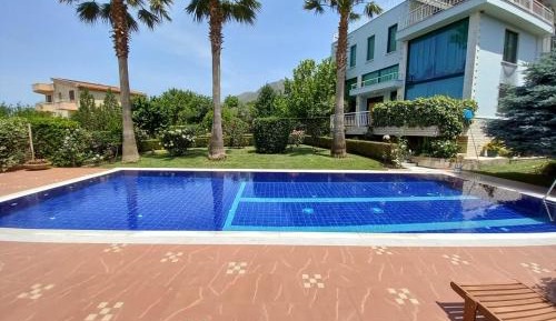 Villa - Beach Front