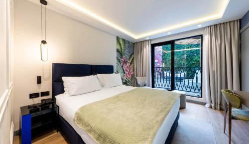 Deluxe Double Room with Garden View