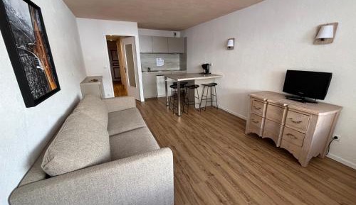 Studio (4 Adults)