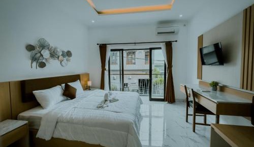 Deluxe Double Room with Balcony