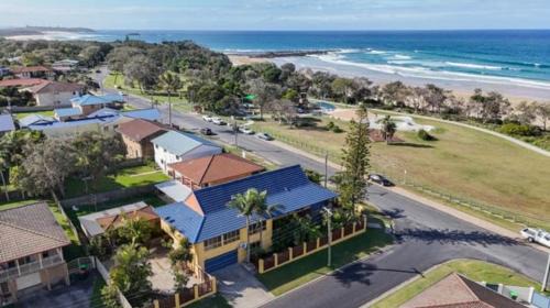 Four-Bedroom Deluxe Home - Oceanfront